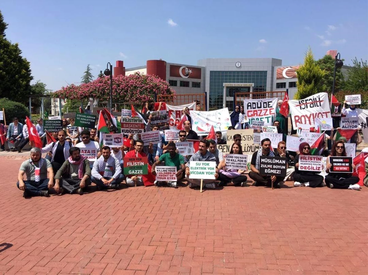 Aydın\'da üniversite öğrencileri İsrail\'in Gazze\'deki zulmüne karşı eylem yaptı