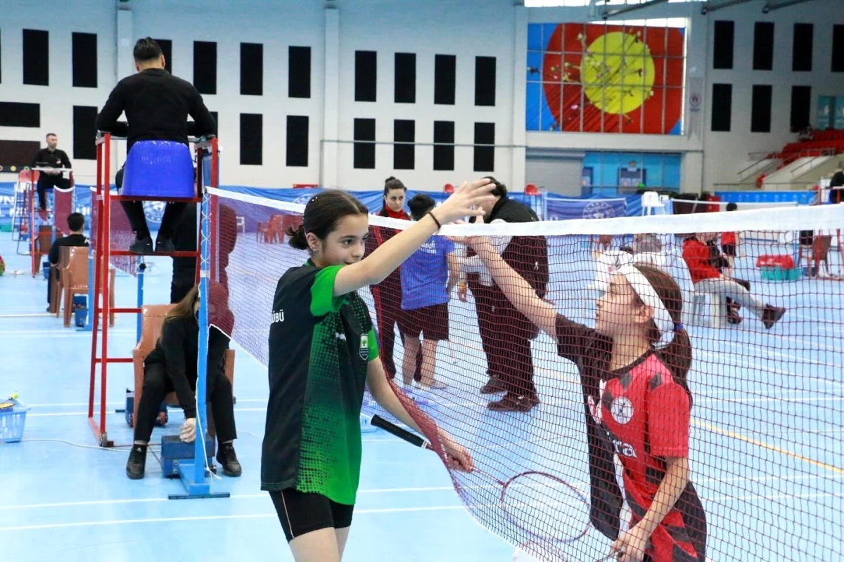 Denizli\'de Badminton Okul Sporları Küçükler Grup Şampiyonası Yapılacak