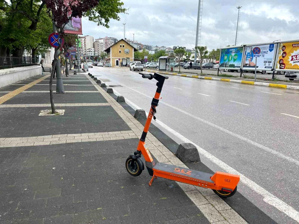 Bandırma\'da E-scooterlar Trafiği Olumsuz Etkiliyor