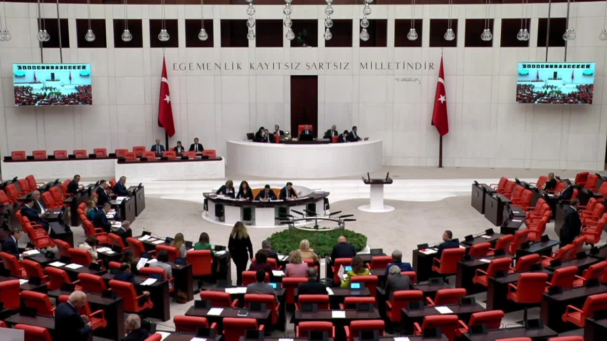 CHP\'li Vekil Mustafa Adıgüzel, Diyanet İşleri Başkanı\'nın lüks makam aracını sorguladı