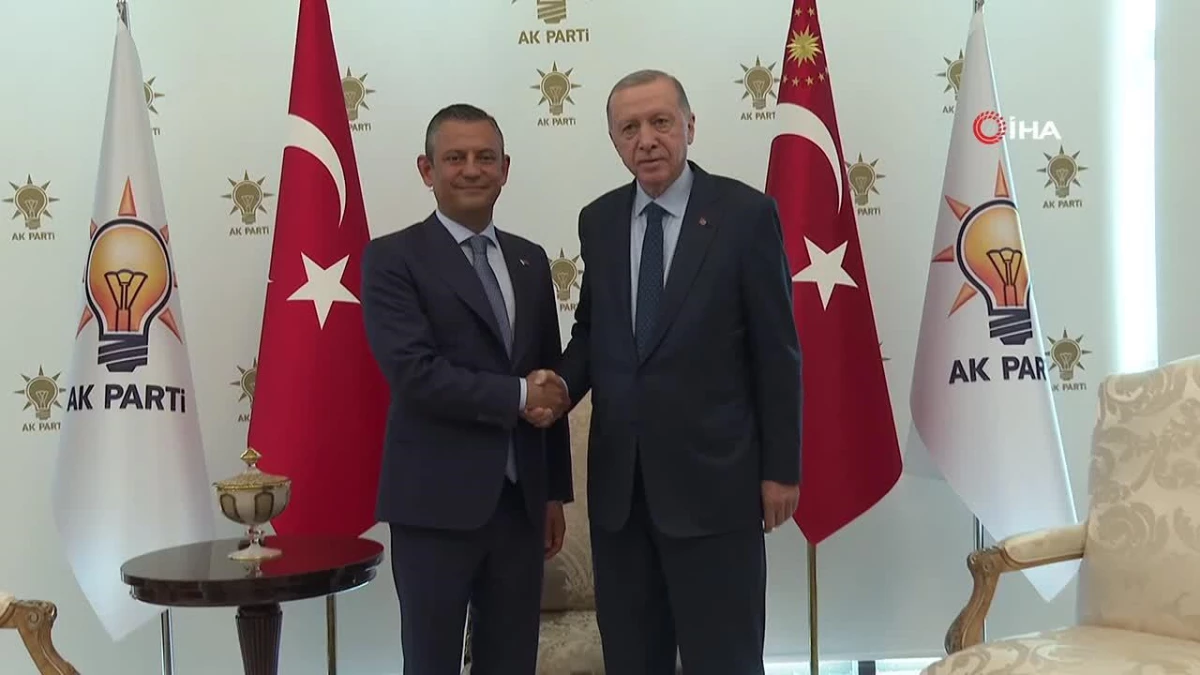 Cumhurbaşkanı Erdoğan ile CHP Genel Başkanı Özel\'in görüşmesi başladı