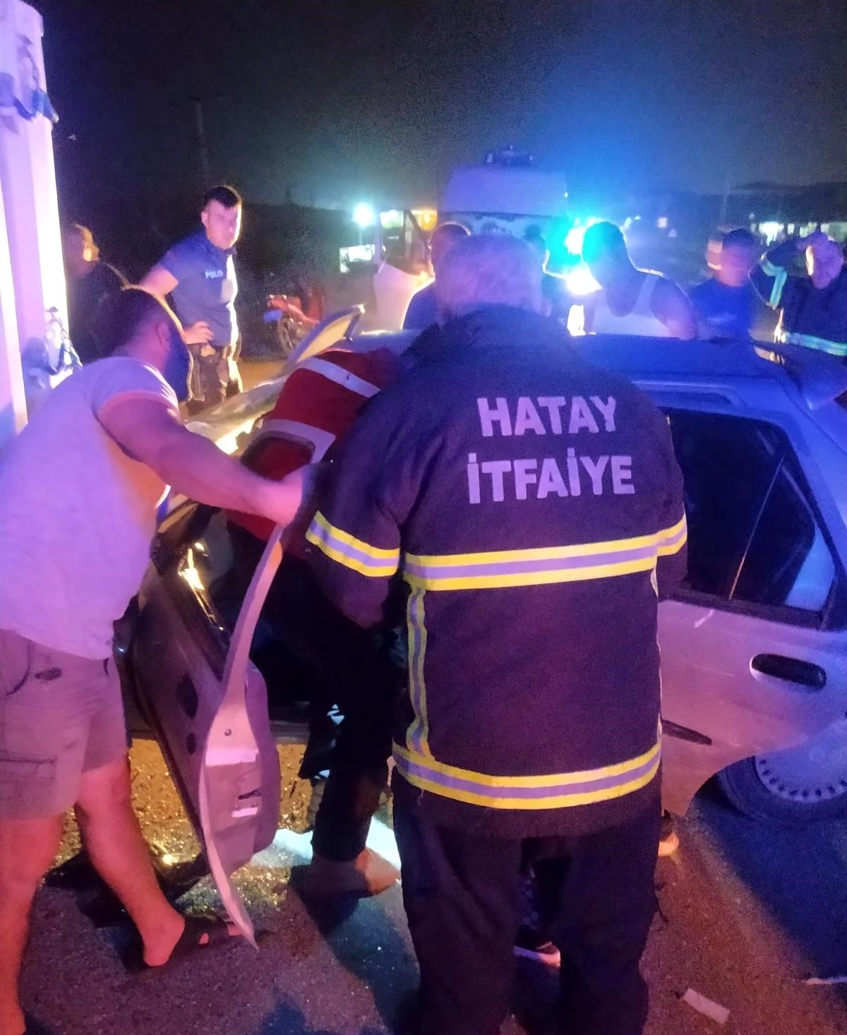 Hatay\'ın Samandağ ilçesinde trafik kazası: 2 yaralı