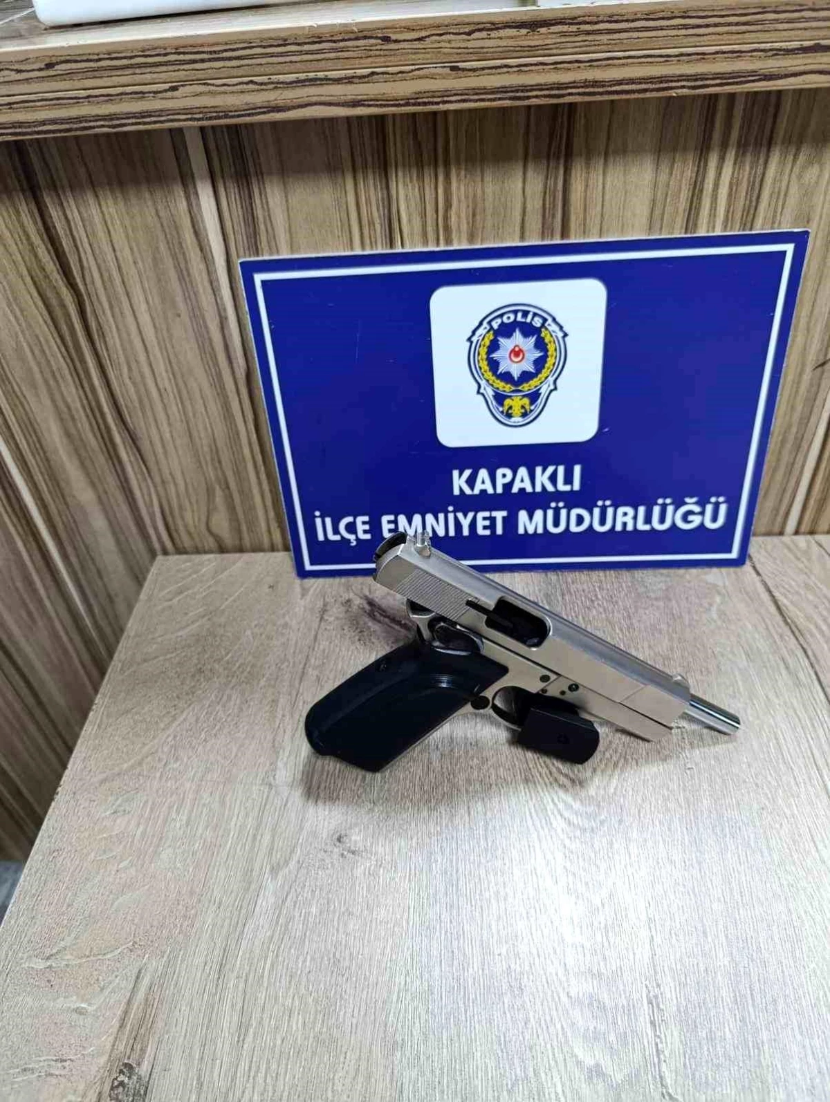 Tekirdağ\'da Eşini Silahla Tehdit Eden Şahıs Gözaltına Alındı