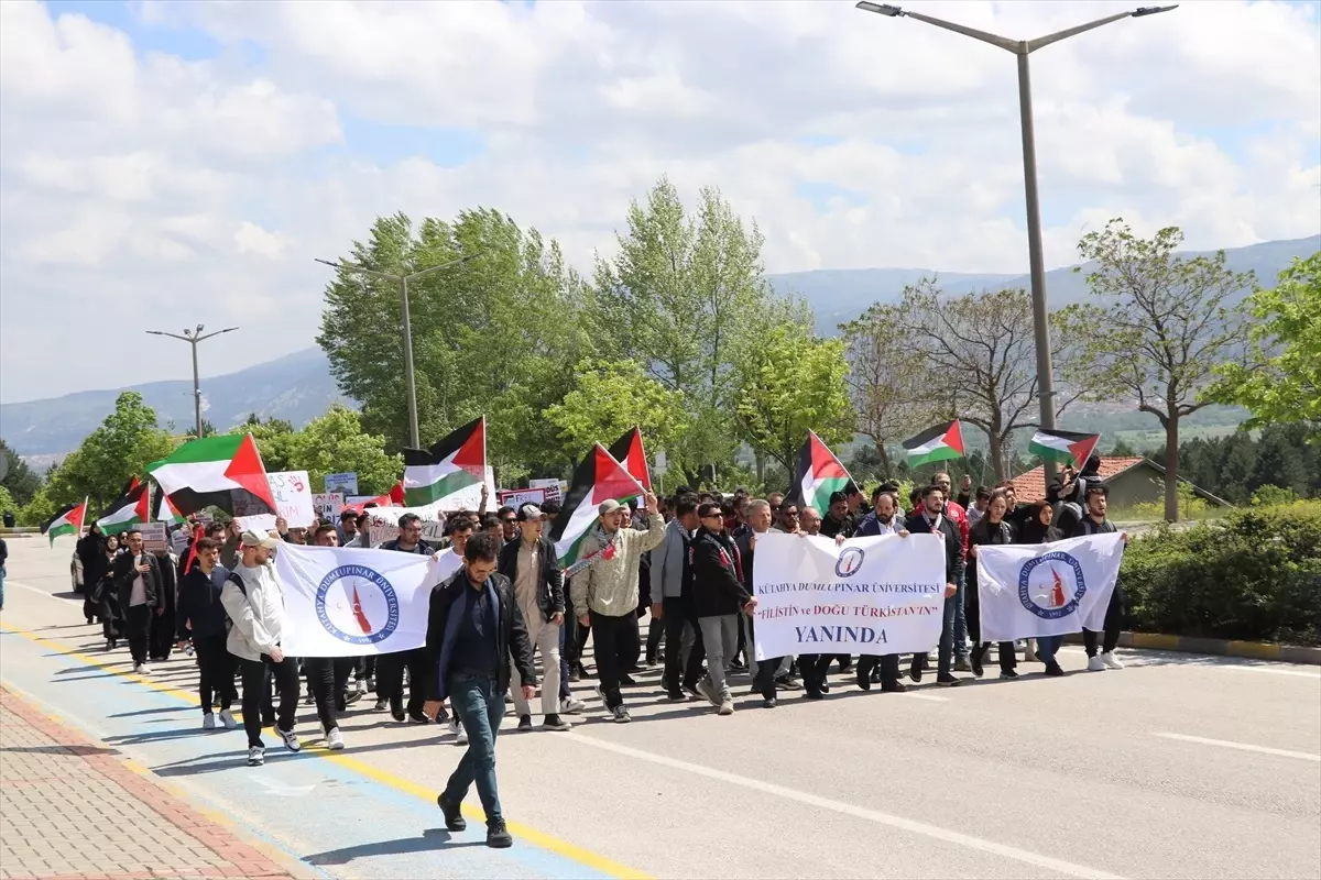 DPÜ Öğrencileri İsrail\'in Gazze\'ye saldırılarına tepki gösterdi