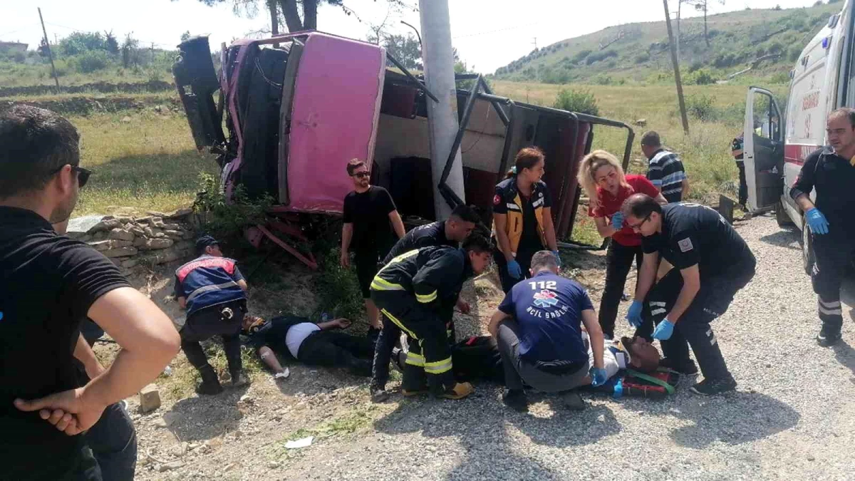 Antalya\'da Safari Tur Araçları Çarpıştı: 12 Turist ve 3 Personel Yaralandı