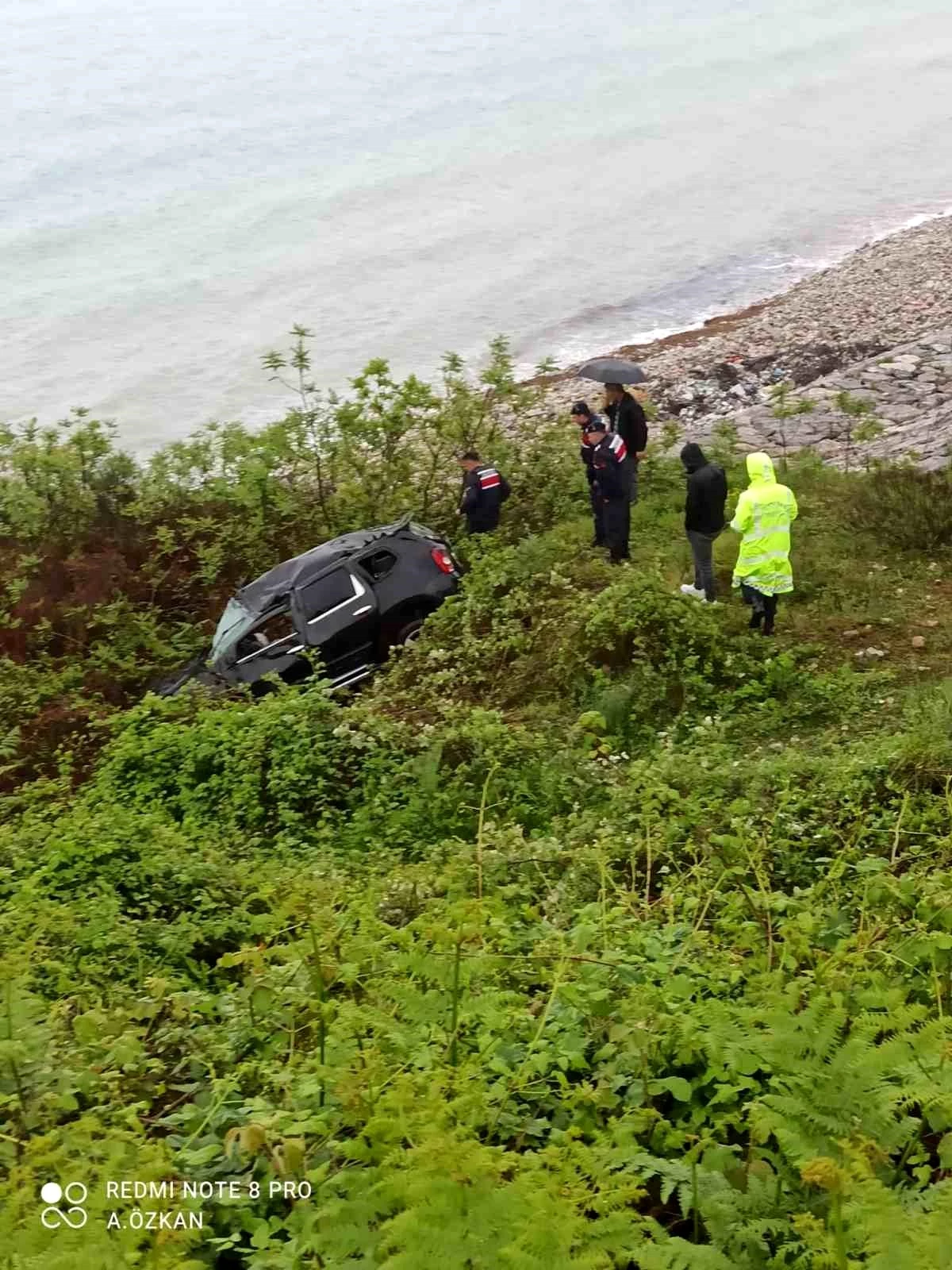 Sinop\'ta otomobil şarampole yuvarlandı, sürücü yaralandı