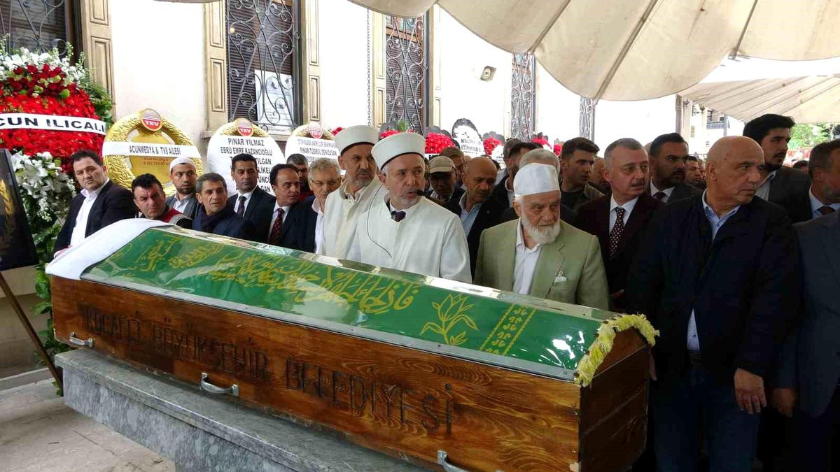 Acun Ilıcalı\'nın Amcası Gürbüz Ilıcalı Son Yolculuğuna Uğurlandı