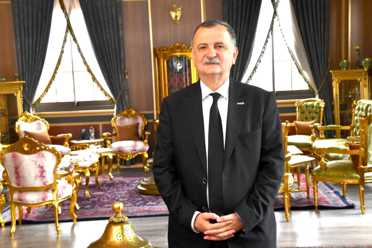 Yunusemre Belediye Başkanı Semih Balaban, eski başkan Mehmet Çerçi\'nin açıklamalarına cevap verdi