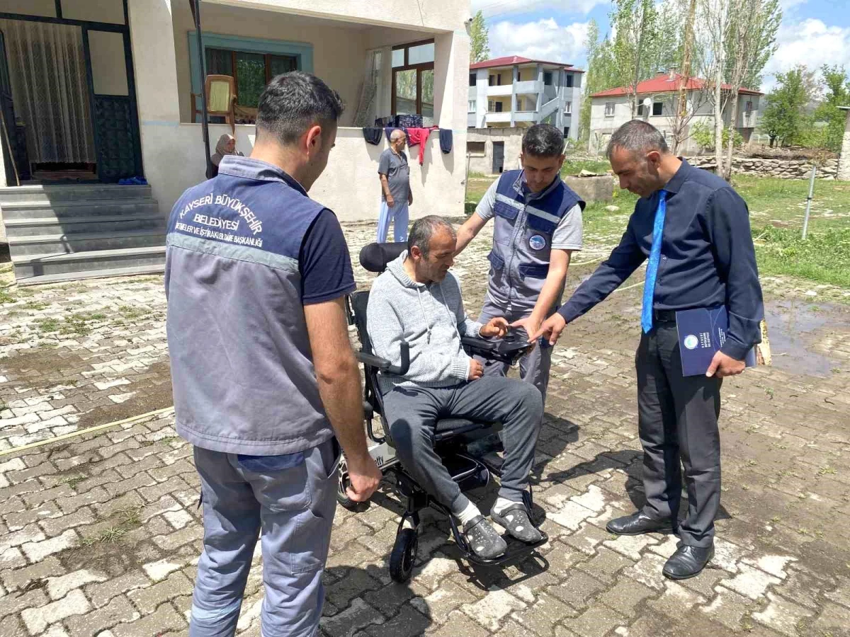 Kayseri Büyükşehir Belediye Başkanı Engelli Vatandaşın İsteğini Yerine Getirdi