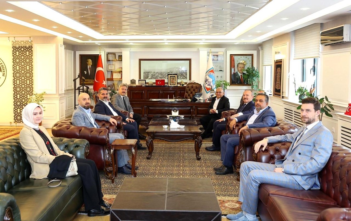 Melikgazi Belediye Başkanı Mustafa Palancıoğlu, Büyükşehir Belediye Başkanı ve AK Parti İl Başkanını Ağırladı