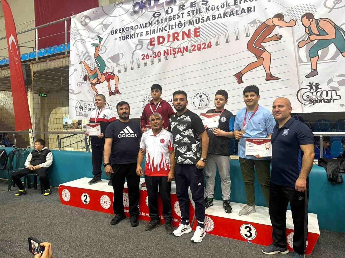 Adıyaman, Okul Sporları Güreş Türkiye Şampiyonası\'nda birinci oldu