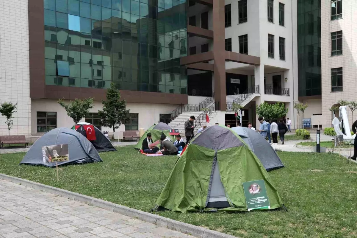 Bursa Teknik Üniversitesi Öğrencileri İsrail\'in Filistin\'e Yönelik Saldırılarını Protesto Etti