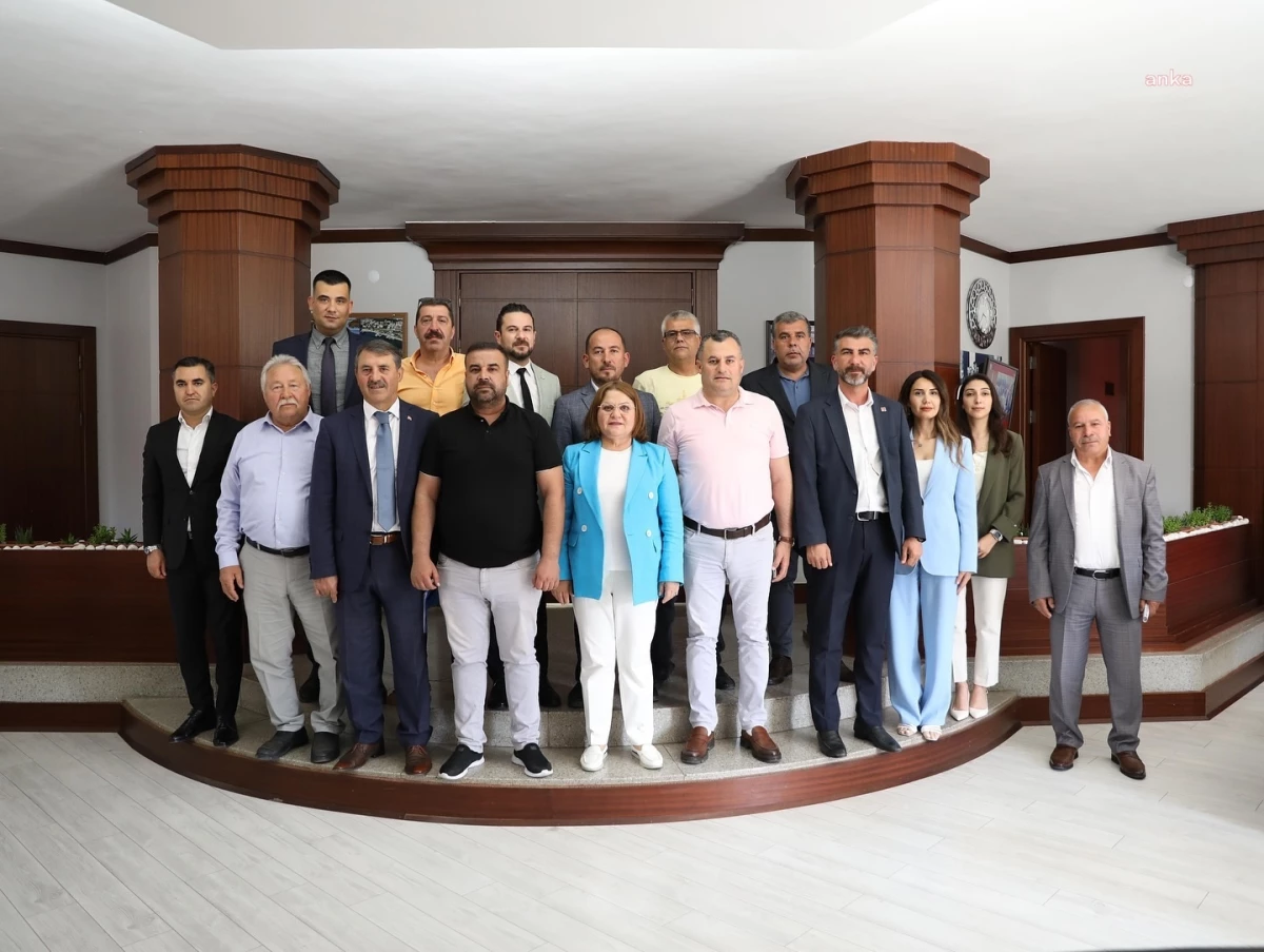Didim Belediye Başkanı Hatice Gençay, Cumhur İttifakı Belediye Meclis Üyelerini Ziyaret Etti
