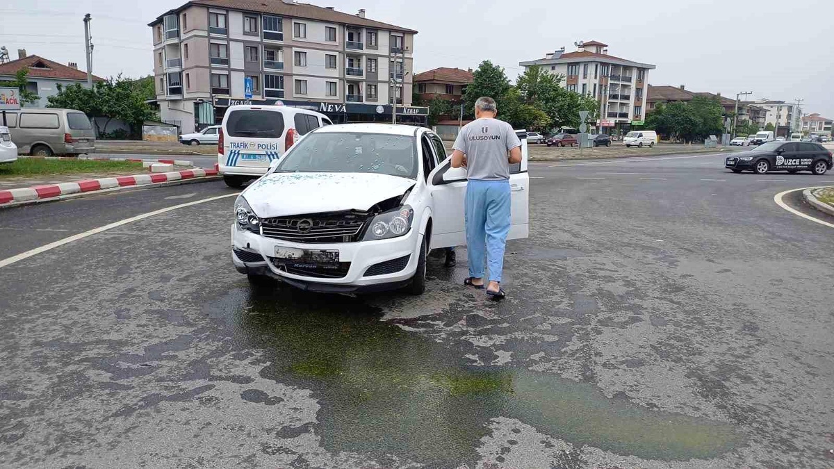 Düzce\'de trafik kazasında 2 kişi yaralandı