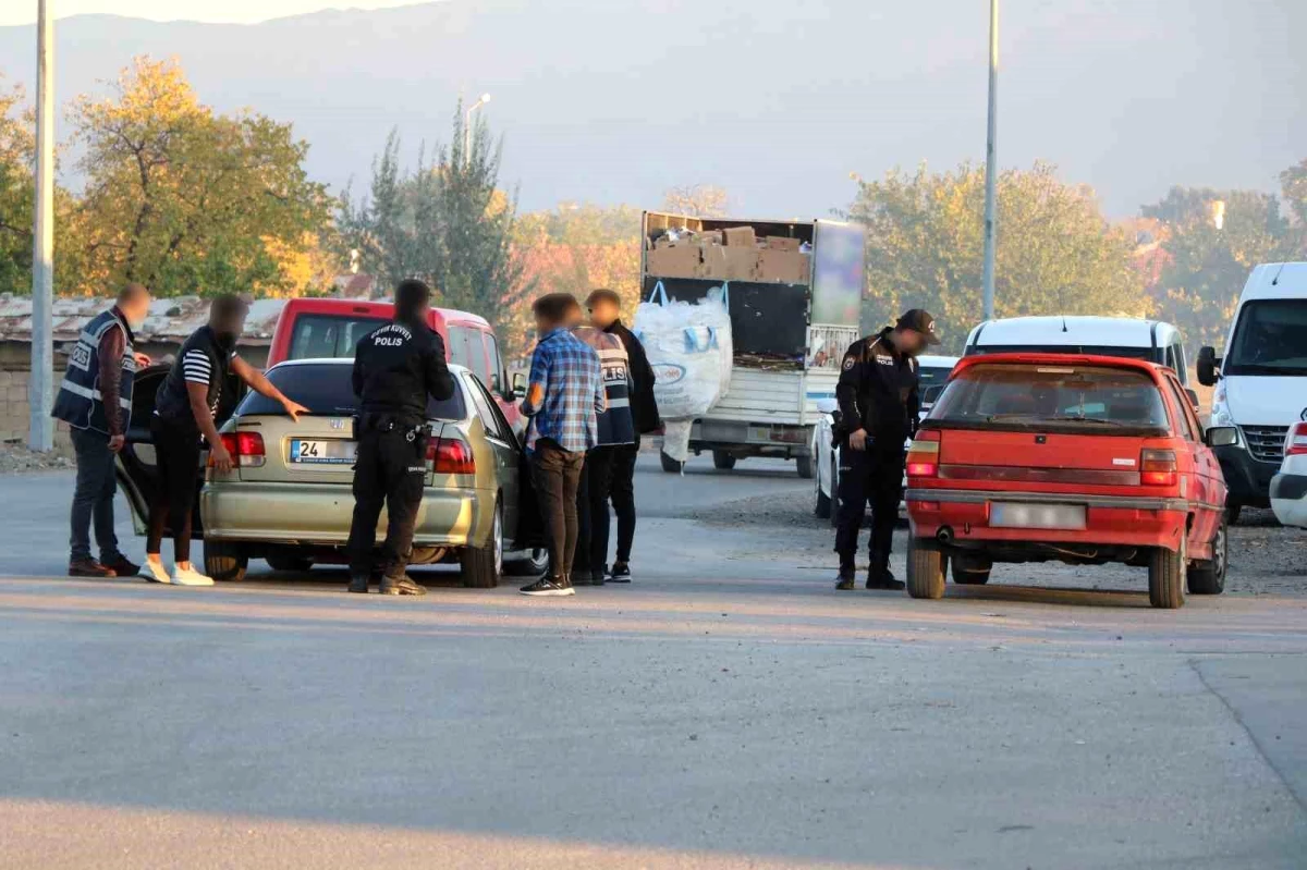 Erzincan Emniyet Müdürlüğü, 15 Aranan Şahsı Yakaladı