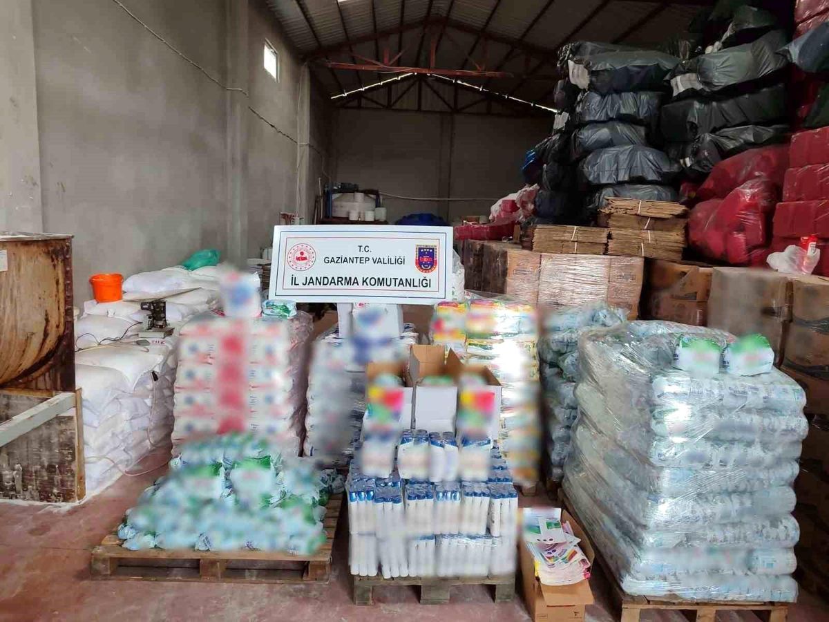 Gaziantep\'te 2 Milyon 550 Bin TL Değerinde Sahte Deterjan Ele Geçirildi