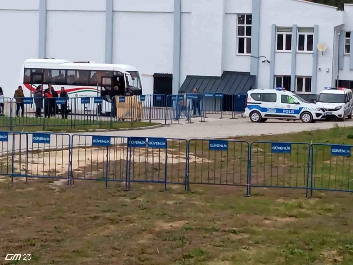 Bilecik\'te Söğütteki Olaylar Sonrası Osmaneli Gençlerbirliğispor-Söğütspor Maçı Seyircisiz Oynanacak
