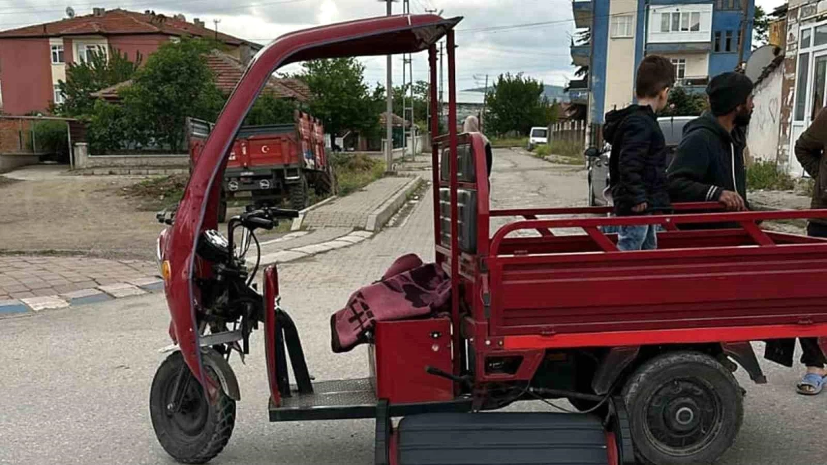 Kırıkkale\'de Elektrikli Bisiklet Kazası: 3\'ü Çocuk 4 Kişi Yaralandı
