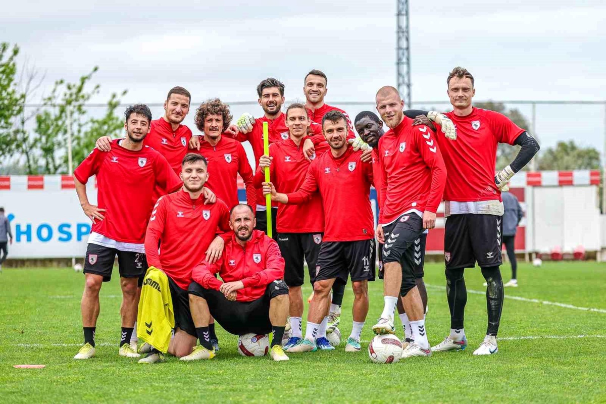 Samsunspor-Trabzonspor maçı için satılan biletlerin büyük bir kısmı tükenmiş durumda