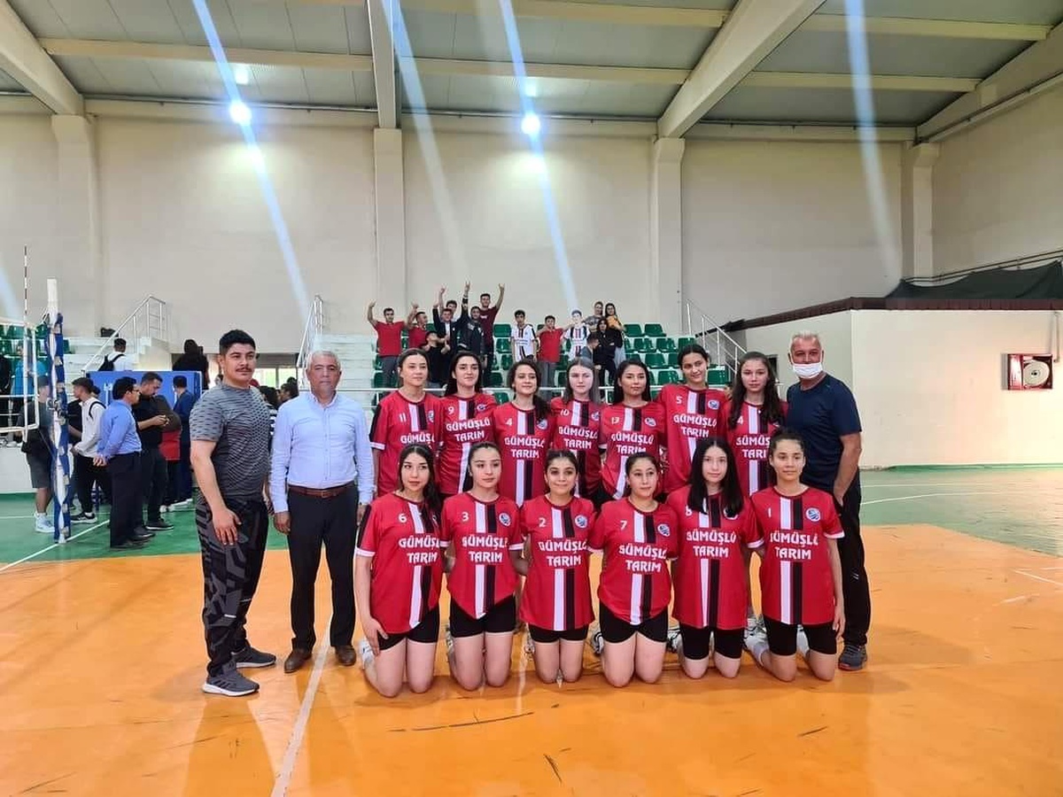 Manisa\'da düzenlenen liseler arası voleybol turnuvası sonuçlandı