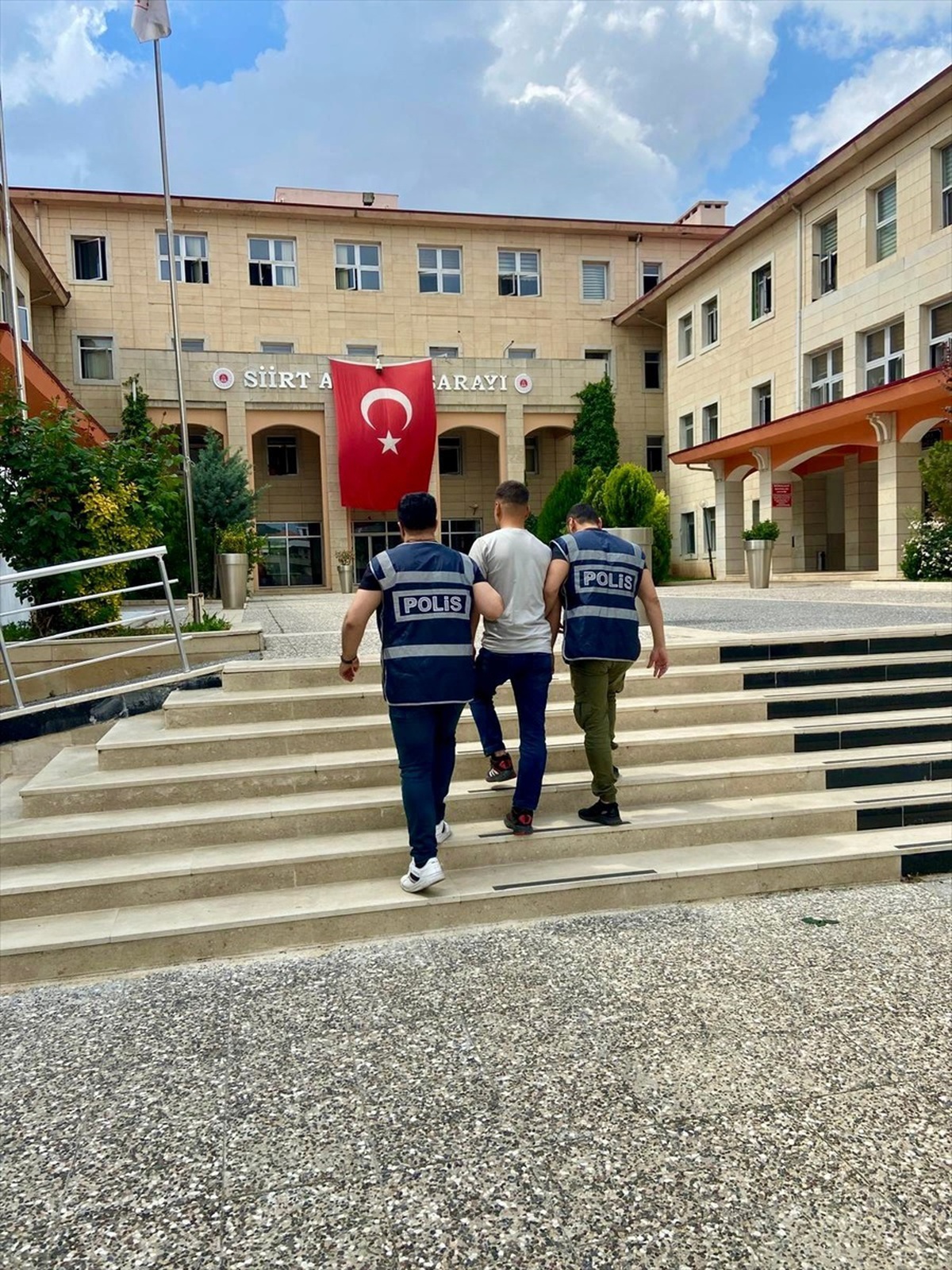 Siirt\'te hapis cezası bulunan hükümlü yakalandı