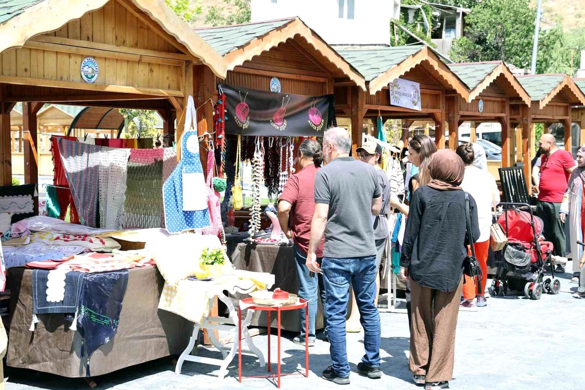 Talas Belediyesi\'nin Maharetli Eller Kadın Üretici Pazarı Açılıyor