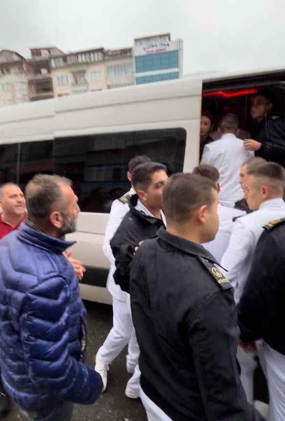 Trabzon'da Üniversite Öğrencilerine Saldırı: 2 Minibüs Sürücüsü Gözaltına Alındı