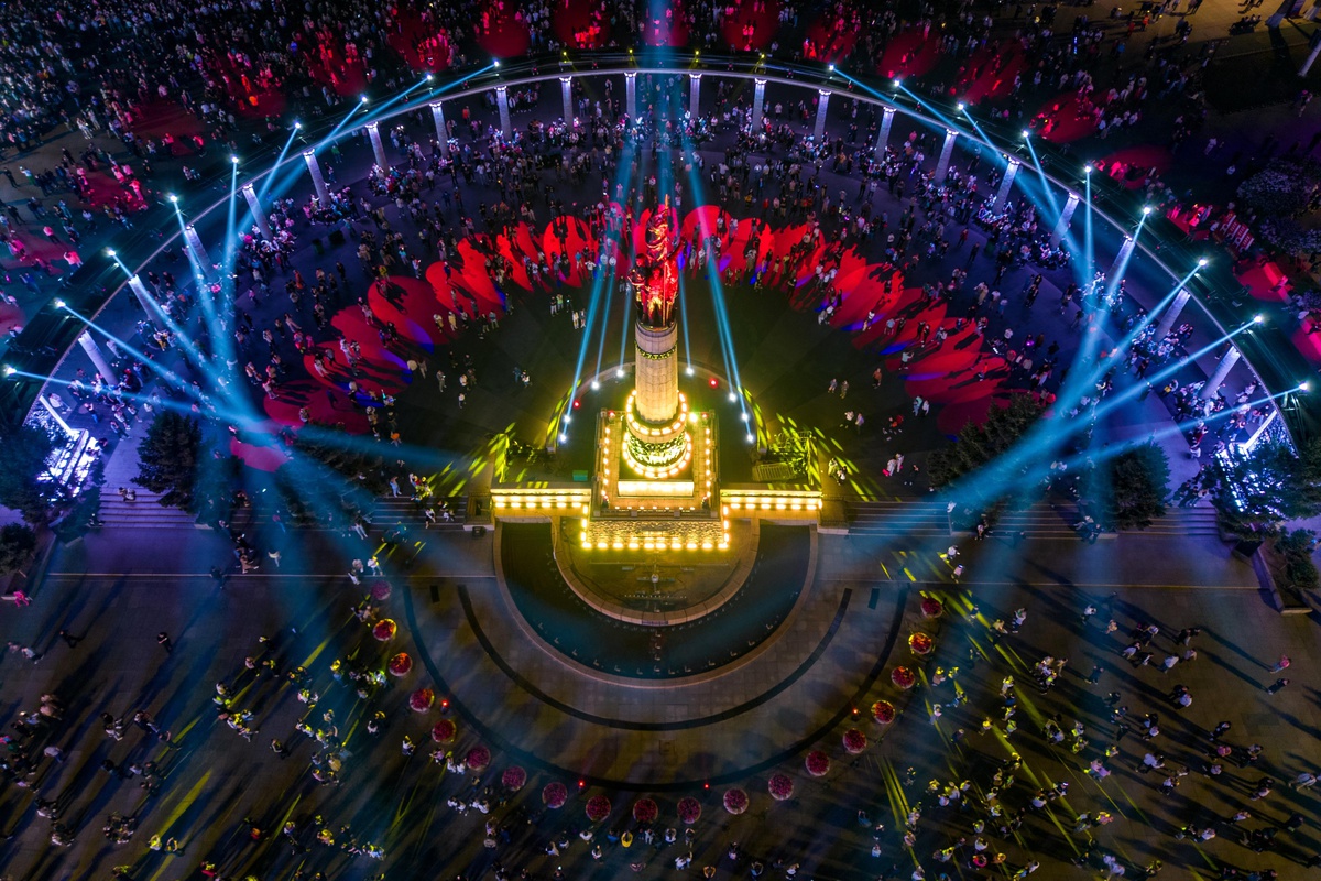 Harbin\'de düzenlenen ışık gösterisi büyük ilgi gördü