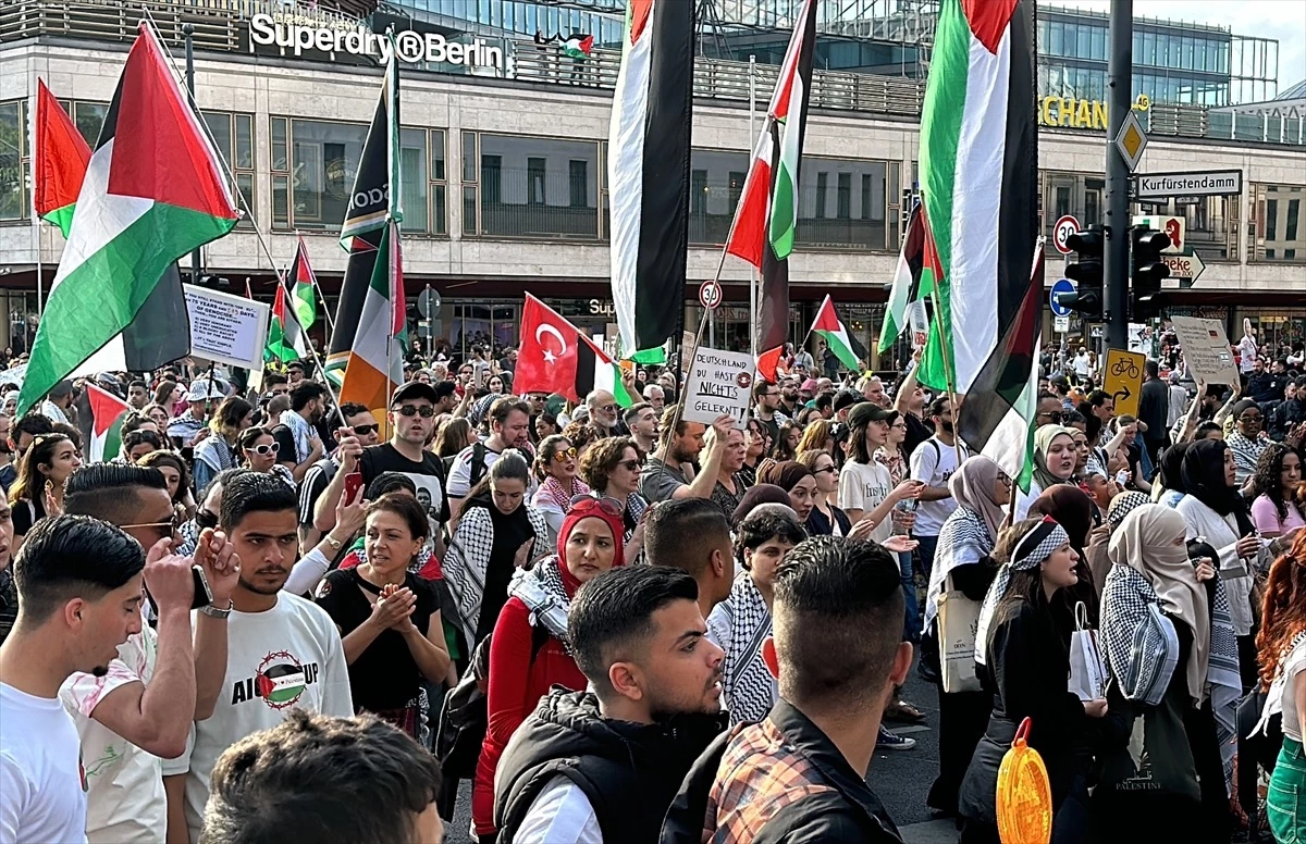 Berlin\'de Filistin\'e Destek Gösterisi Düzenlendi