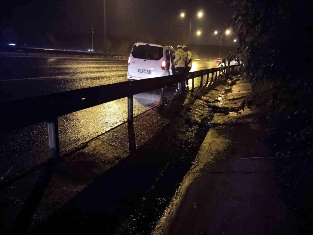 Beykoz\'da Alkollü Sürücü Kazaya Neden Oldu, 2 Kişi Ağır Yaralandı