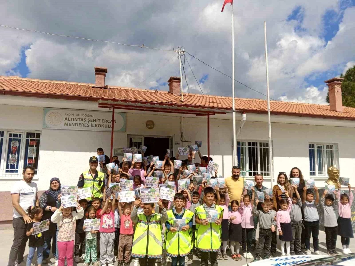 Bozdoğan İlçe Jandarma Komutanlığı, Altıntaş Şehit Ercan Menderes İlkokulu öğrencilerine trafik bilinci eğitimi verdi