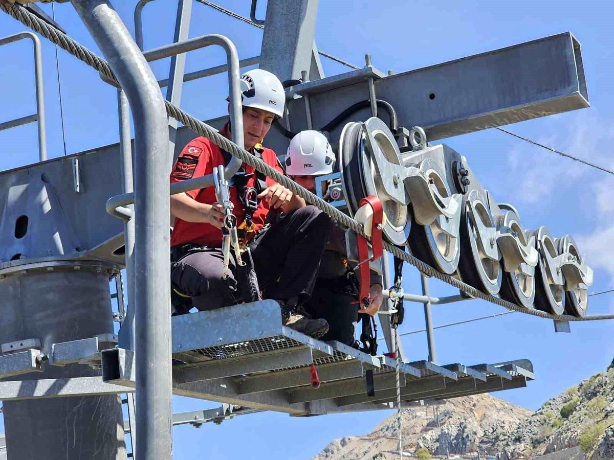 Muğla\'da Babadağ Teleferik İşletmesinde Kurtarma ve Tahliye Tatbikatı Gerçekleştirildi
