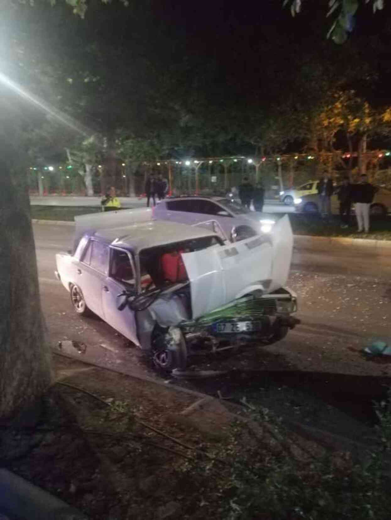 Gelen çarptı giden çarptı! Park halindeki motosiklet 3 farklı kazaya karıştı Gelen çarptı giden çarptı! Park halindeki motosiklet 3 farklı kazaya karıştı