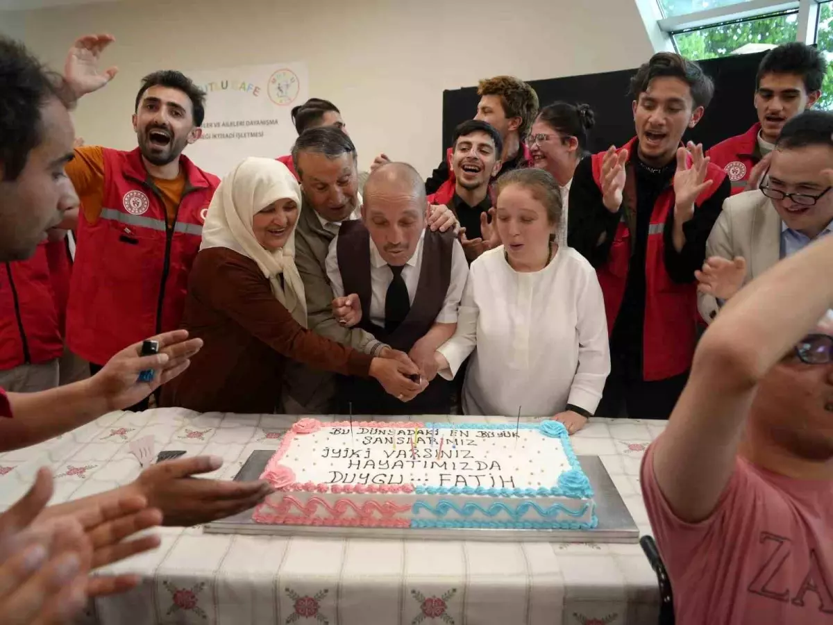 Kanseri Yenen Özel Birey Fatih Ülgen için Doğum Günü Sürprizi