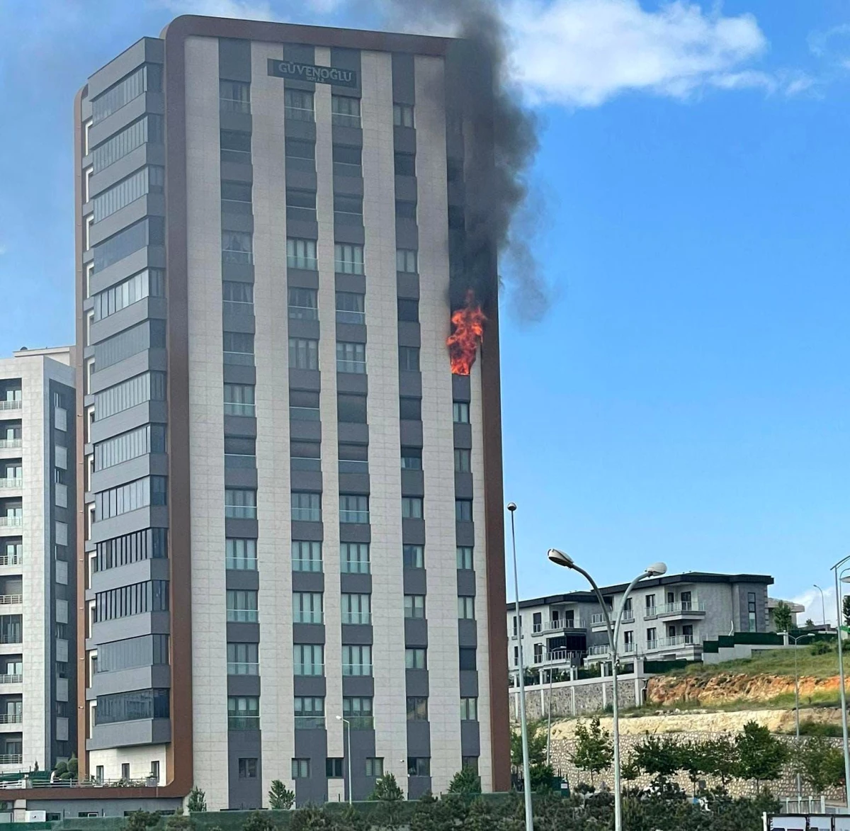 Gaziantep\'te lüks sitedeki dairede çıkan yangın kontrol altına alındı