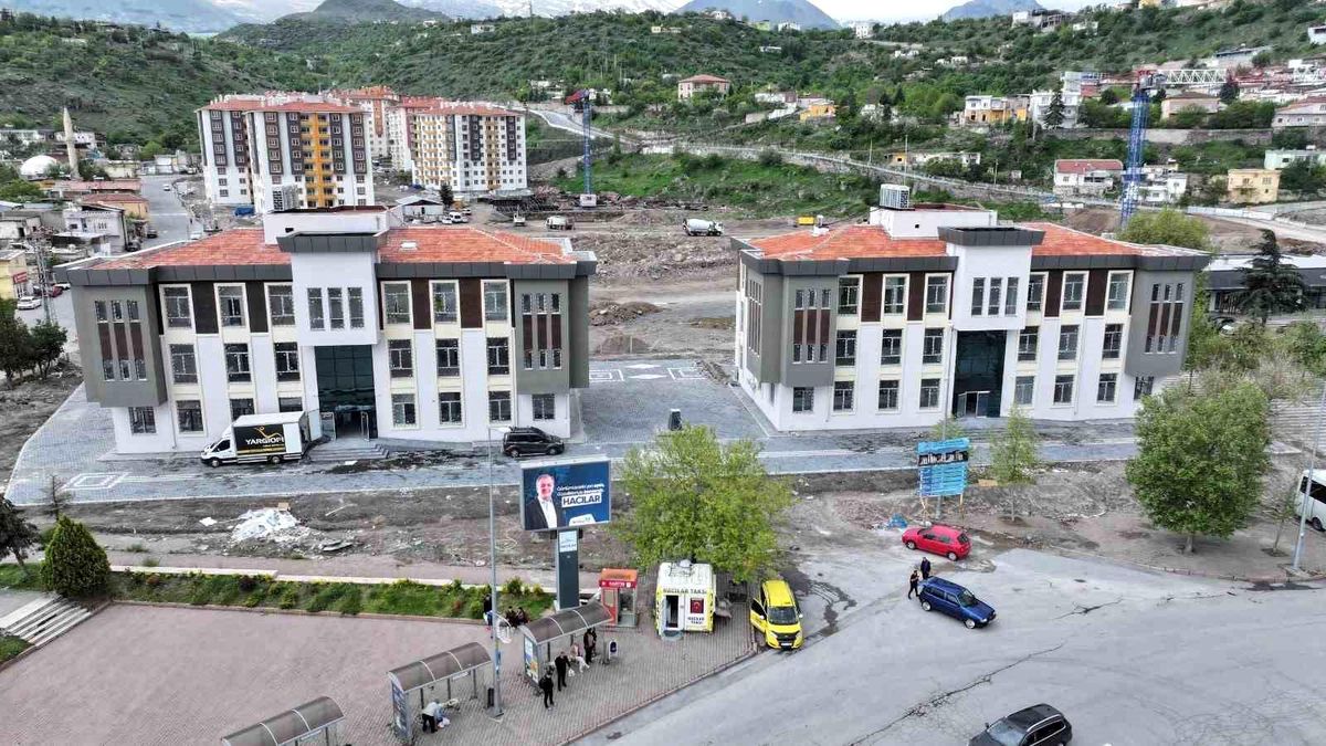 Hacılar\'da Yeni Belediye Hizmet Binası ve Hükümet Konağı İncelemeleri