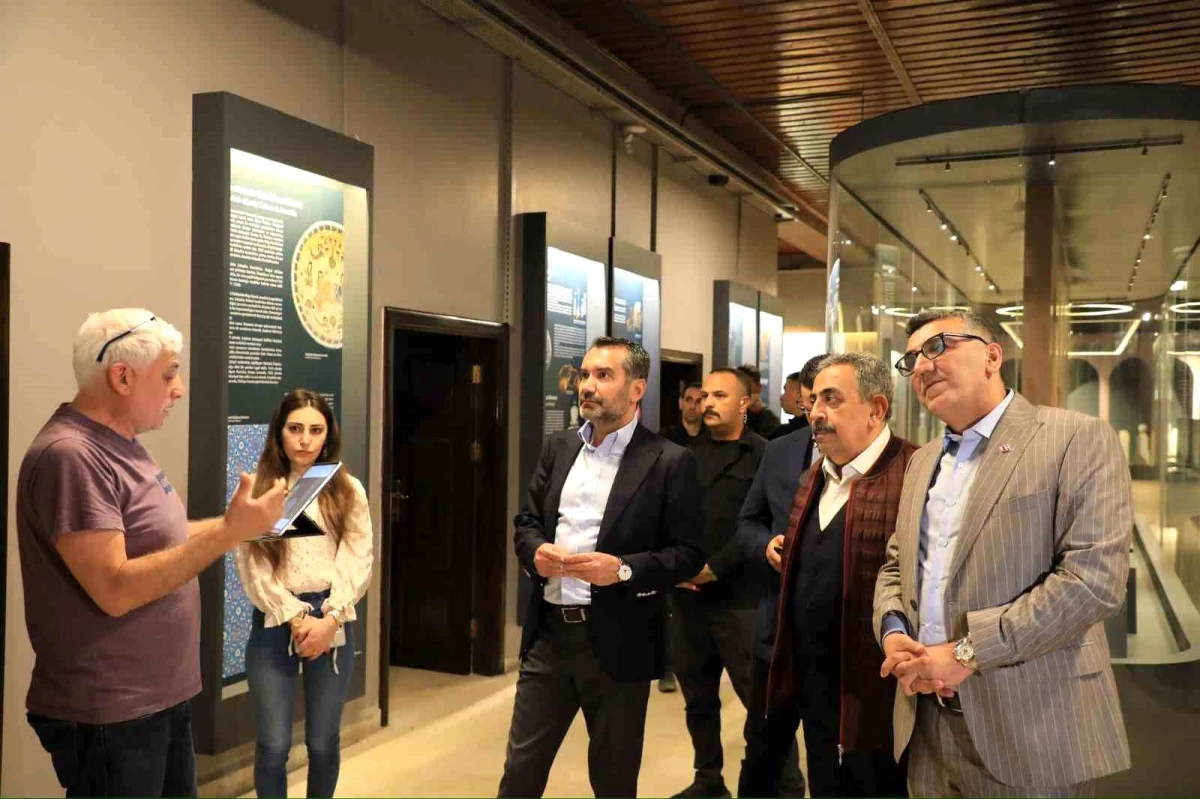 Elazığ Belediye Başkanı Şahin Şerifoğulları, Kent Müzesi\'nin çalışmalarını inceledi