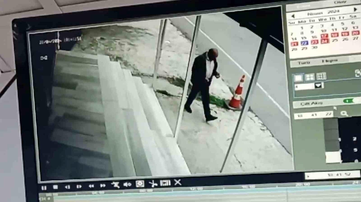 Tekirdağ\'ın Kapaklı ilçesinde ayakkabı hırsızı güvenlik kamerasına yakalandı