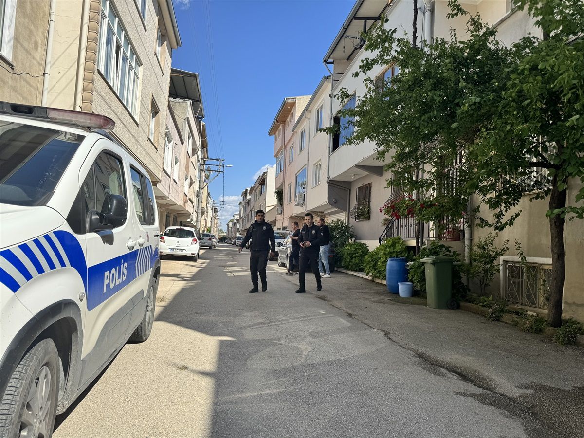 Bursa\'da sahipsiz köpeklerin saldırısında 2 çocuk yaralandı