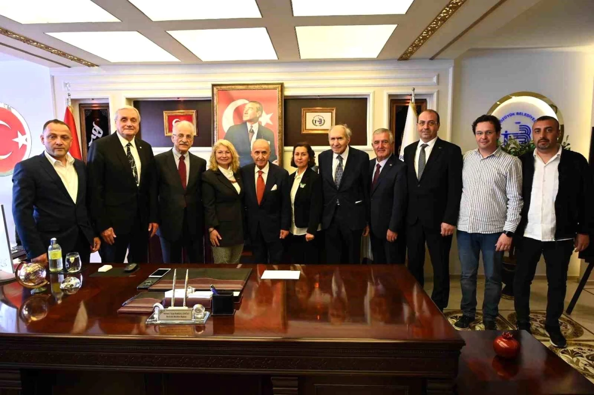 CHP Eski Genel Başkanları Bozüyük Belediyesi\'ni Ziyaret Etti