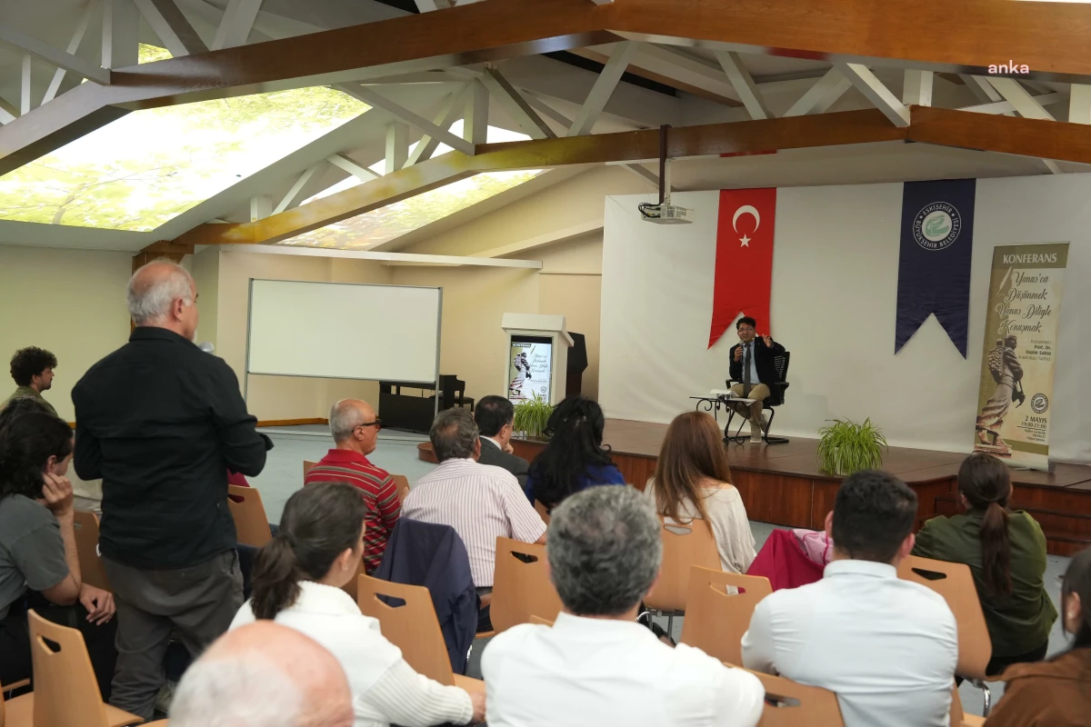 Eskişehir Büyükşehir Belediyesi Yunus Emre konferansı düzenledi