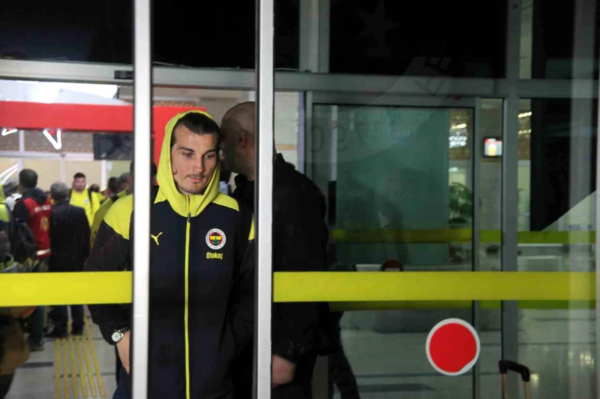 Fenerbahçe, Konyaspor maçı için Konya\'ya geldi