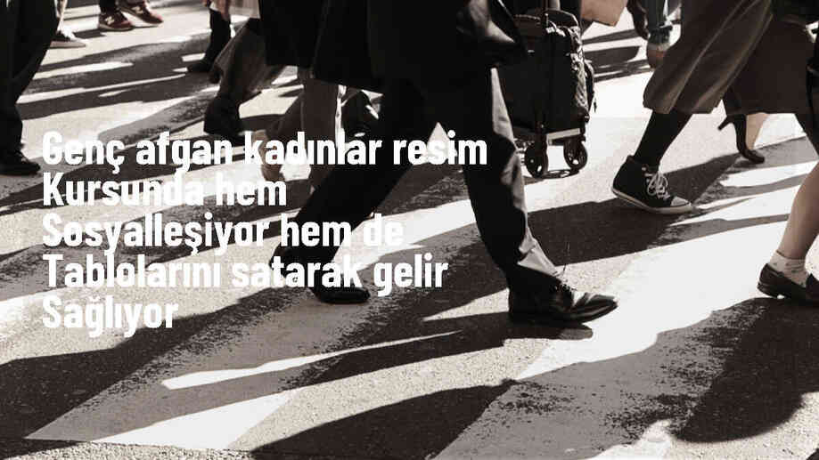Afganistan\'da Kadınlar Resim Kurslarıyla Sosyal Hayata Katılıyor