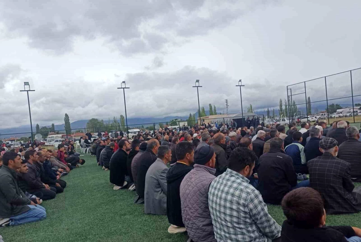 Kayseri\'nin Develi ilçesinde vatandaşlar yağmur duası yaptı