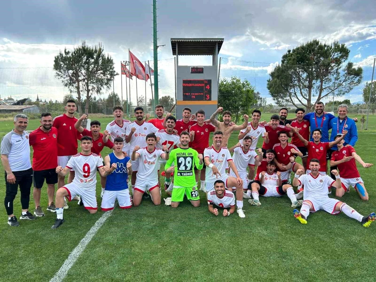 Turgutluspor U19 Takımı, 1461 Trabzon FK\'yı penaltılarla yenerek finale yükseldi