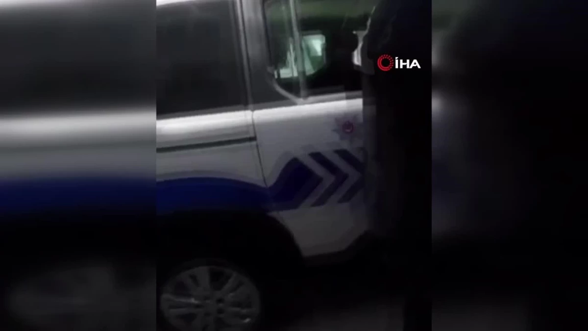 3 çocuğu ısıran köpeğe polisin müdahalesi kamerada
