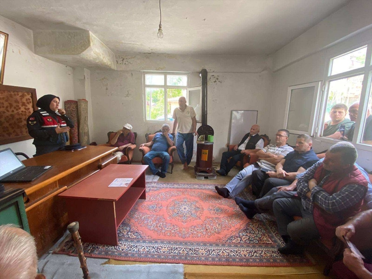 Artvin Jandarması Kadına Yönelik Şiddetle Mücadeleye Devam Ediyor
