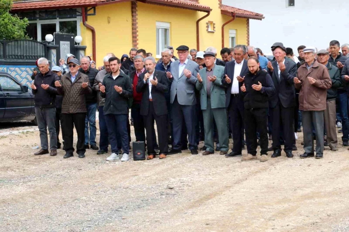 Odunpazarı Belediye Başkanı Kazım Kurt, Yenikent ve Kalkanlı Mahallesi\'nde Yağmur Duası ve Hıdırellez Şenlikleri\'ne katıldı