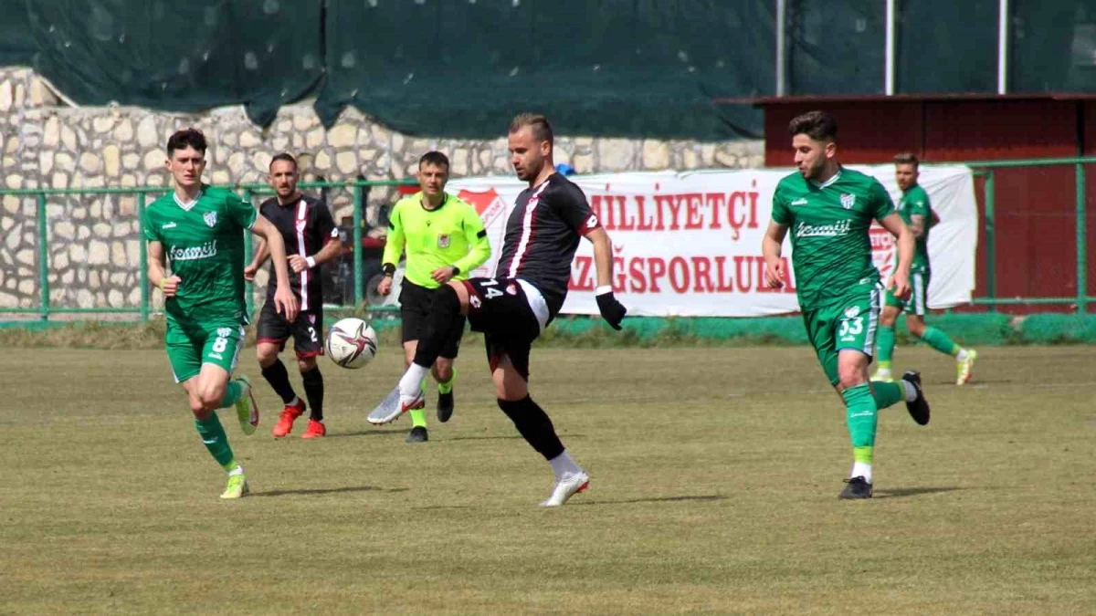 Çimentaş Elazığspor, Erbaaspor\'la hazırlık maçı için Tokat\'a gitti