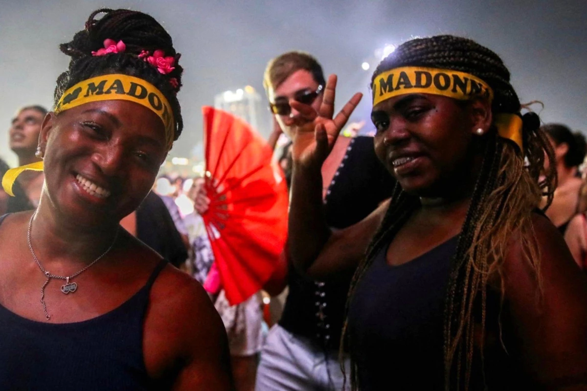 Madonna, Copacabana Plajı\'nda 1.5 Milyon Kişiye Ücretsiz Konser Verdi